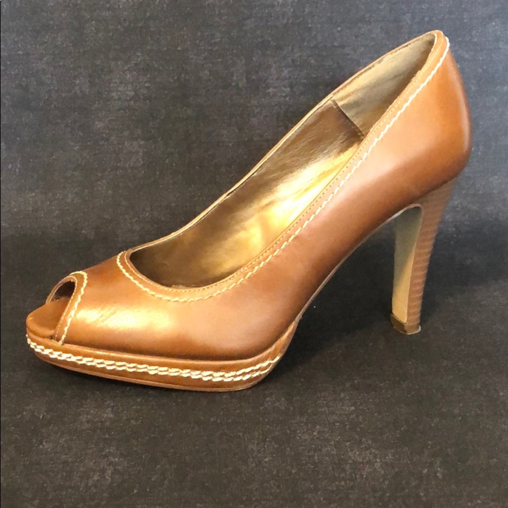 Daisy Fuentes peep toe heels